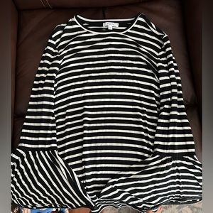 Stella & Dot size M long sleeve top